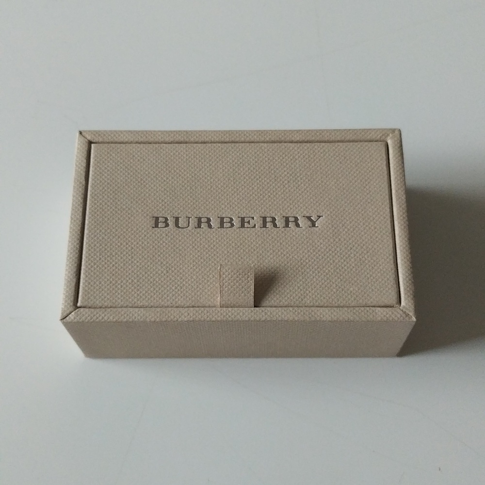BURBERRY Check Cuff Link Set - Picture 5 of 5